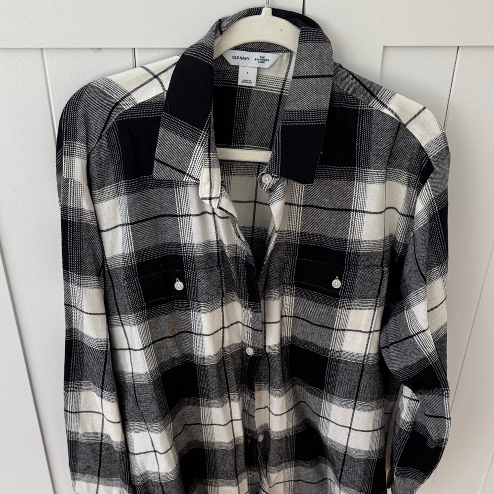Old Navy Black and White Plaid Women’s Shirt
